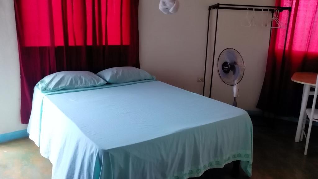 Waikiki Guest House Пляж Сокровищ Номер фото